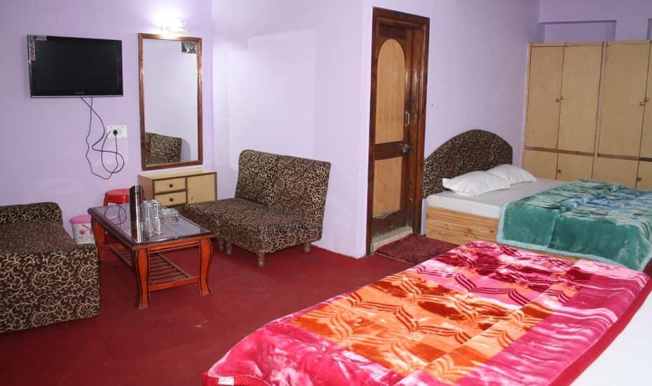 Hotel Highway Inn Manāli Kültér fotó