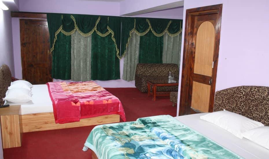 Hotel Highway Inn Manāli Kültér fotó