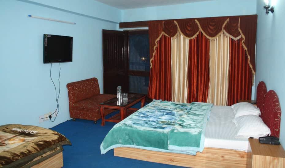Hotel Highway Inn Manāli Kültér fotó