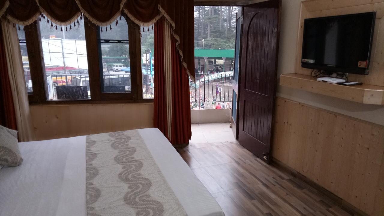Hotel Highway Inn Manāli Kültér fotó
