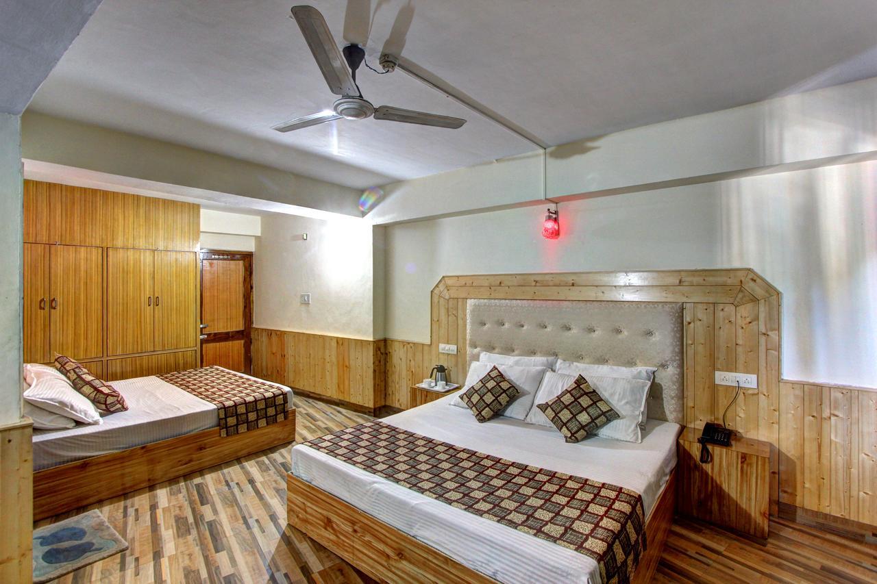 Hotel Highway Inn Manāli Kültér fotó