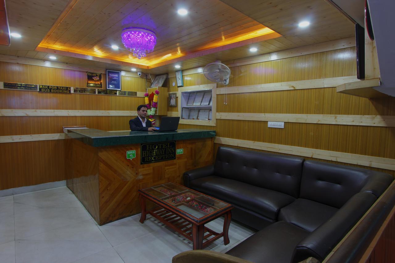 Hotel Highway Inn Manāli Kültér fotó