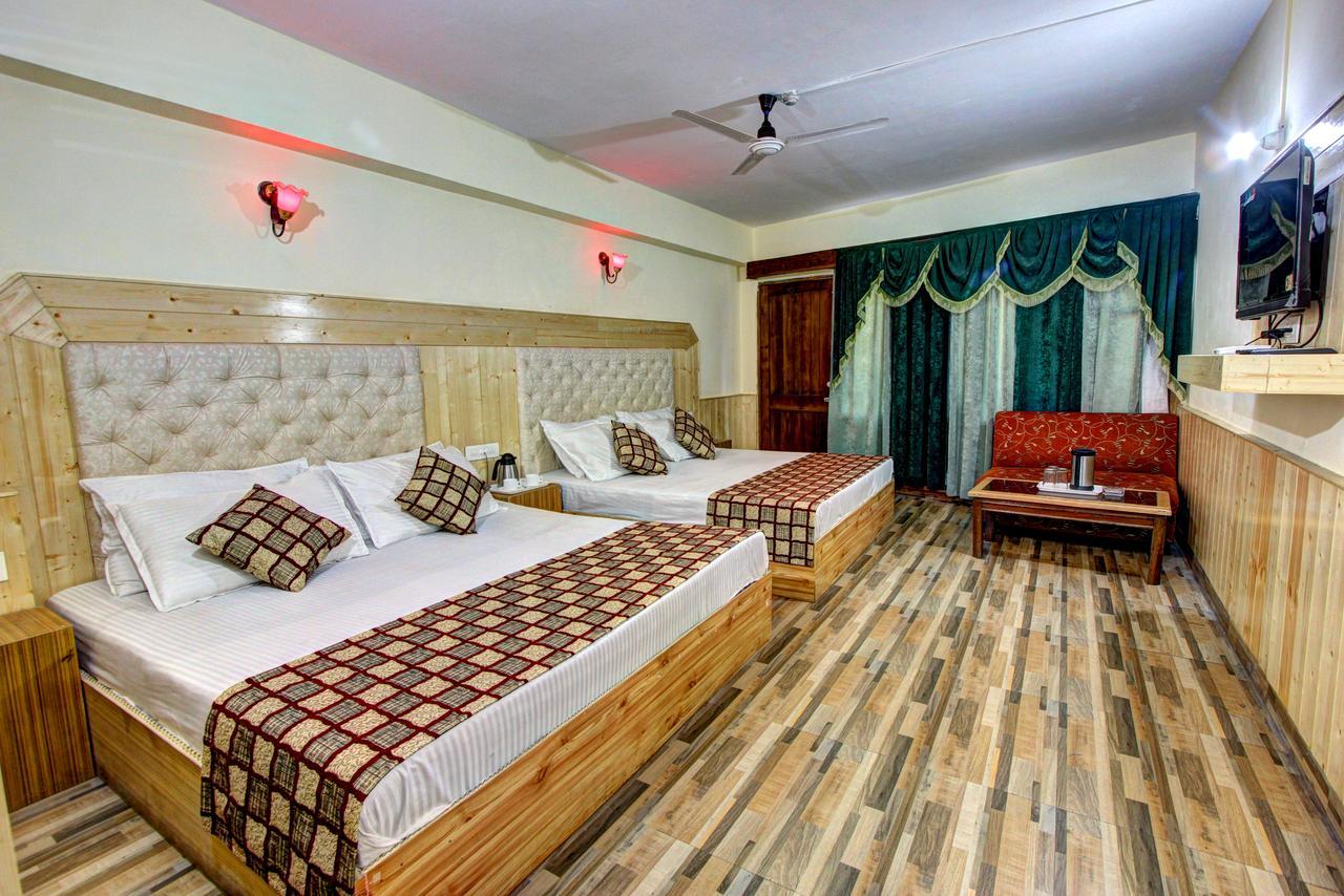 Hotel Highway Inn Manāli Kültér fotó