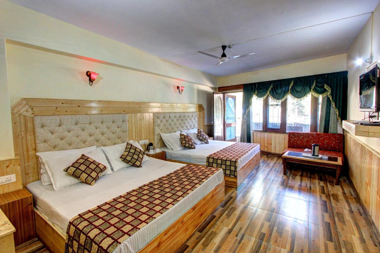 Hotel Highway Inn Manāli Kültér fotó