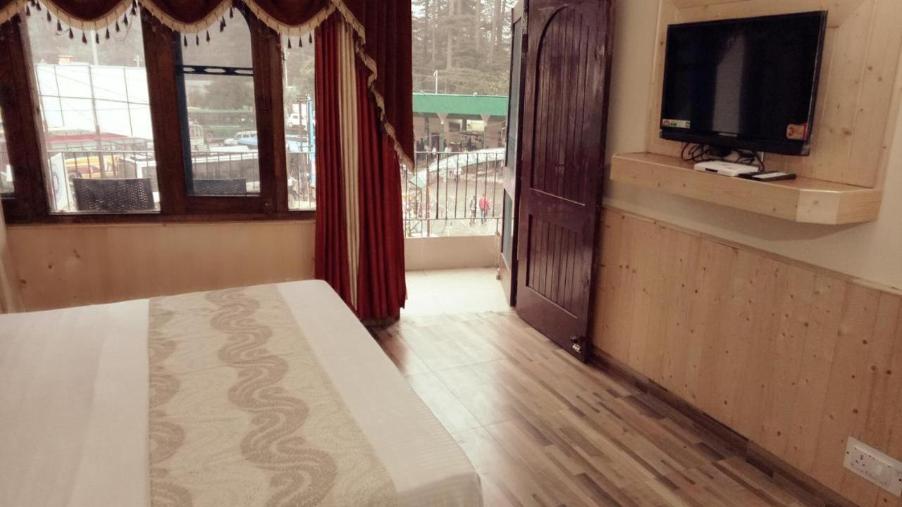 Hotel Highway Inn Manāli Kültér fotó